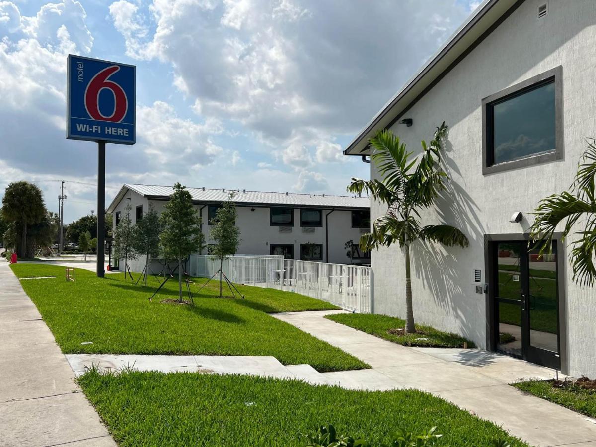 Motel 6-Fort Lauderdale, Fl Экстерьер фото